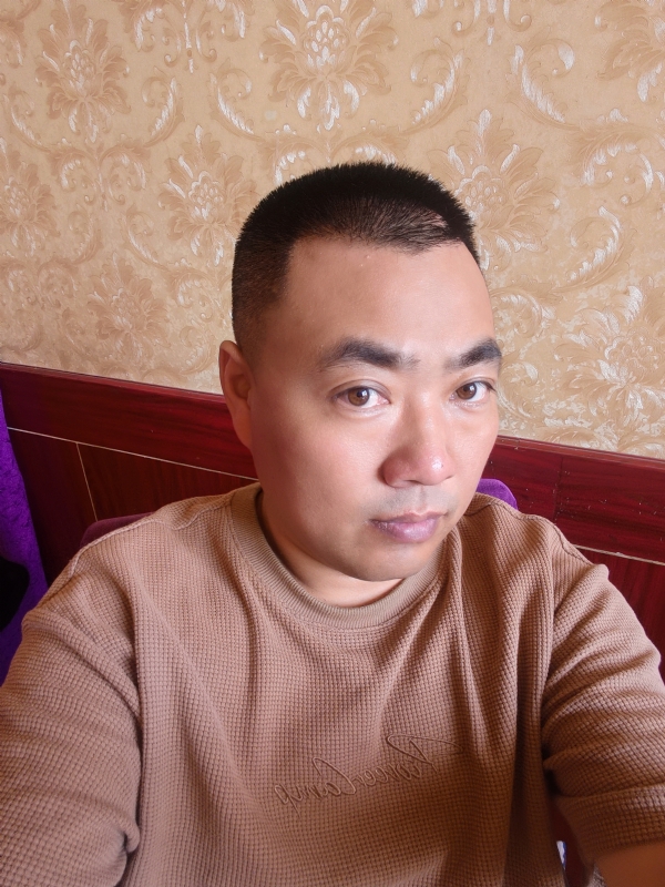 擦亮眼睛向前看的第一张照片--青海认干亲服务网